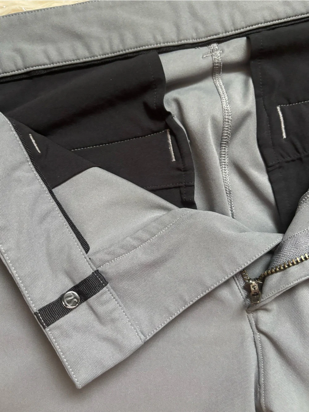 Lululemon Athletica Men's Gray Slim-Fit Stretch Warpstreme Pants Size 32